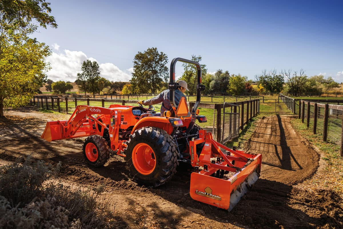 Kubota L3902