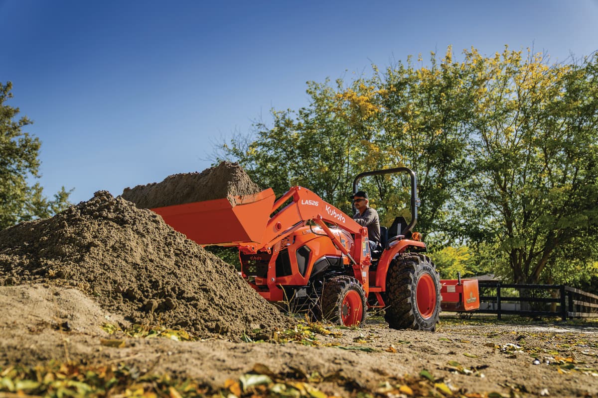 Kubota L3902 with LA526 front loader